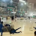 Hujan Badai di Mekkah Arab Saudi, Jamaah Umrah Berjatuhan