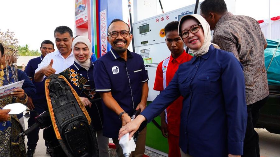 BPH Migas bersama PT Pertamina Patra Niaga secara serentak meresmikan 29 penyalur BBM Satu Harga yang dipusatkan di empat lokasi yaitu di wilayah Natuna, Provinsi Kepulauan Riau, Bengkulu Selatan, Provinsi Bengkulu, Sumba Barat Daya, Provinsi Nusa Tenggara Timur, dan Jayapura, Provinsi Papua. (Dok. BPH Migas)