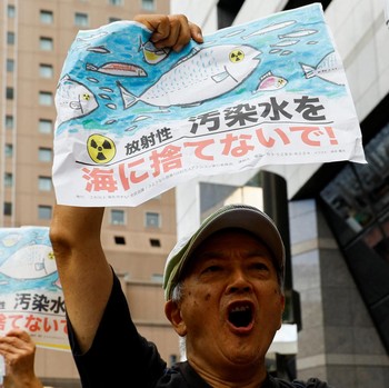 Jepang Buang Limbah Nuklir ke Laut, Warga Marah, Ada Godzilla