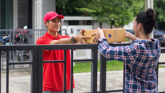 Raja Ecommerce Blak-Blakan Profesi Kurir Online Segera Punah