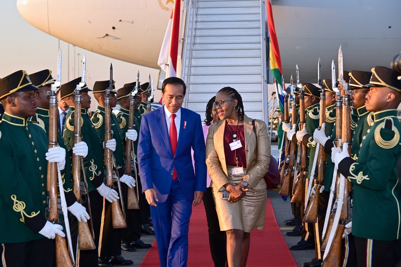 Presiden Jokowi Tiba di Johannesburg Afrika Selatan. (Muchlis Jr - Biro Pers Sekretariat Presiden)