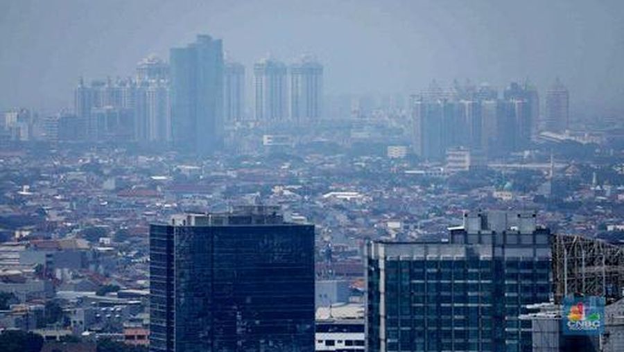 Pemandangan gedung perkotaan yang diselimuti kabut polusi. (²©²ÊÍøÕ¾/Tri Susilo)