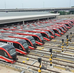 Banyak Orang Deg-Degan Naik LRT, Ini Kata Erick Thohir