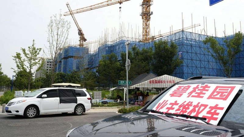Pembangunan kompleks perumahan garapan Country Garden yang berlokasi di Tianjin, Utara China. (AP Photo/Ng Han Guan)