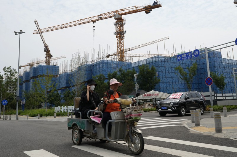 Pembangunan kompleks perumahan garapan Country Garden yang berlokasi di Tianjin, Utara China. (AP Photo/Ng Han Guan)