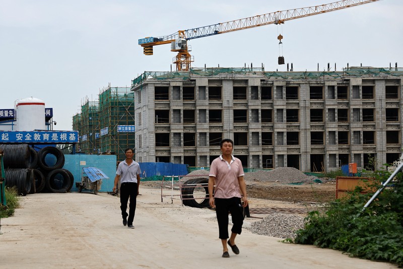 Pembangunan kompleks perumahan garapan Country Garden yang berlokasi di Tianjin, Utara China. (AP Photo/Ng Han Guan)