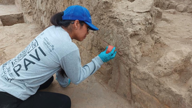 Penemuan dinding kuil kuni berusia lebih dari 4.000 tahun di Peru. (Feren Castillo/PAVI/Handout via REUTERS)