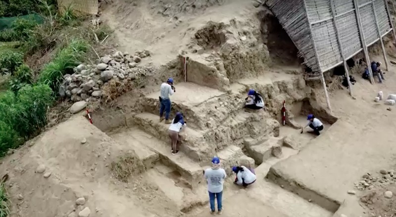 Penemuan dinding kuil kuni berusia lebih dari 4.000 tahun di Peru. (Feren Castillo/PAVI/Handout via REUTERS) Penemuan dinding kuil kuni berusia lebih dari 4.000 tahun di Peru. (Feren Castillo/PAVI/Handout via REUTERS)