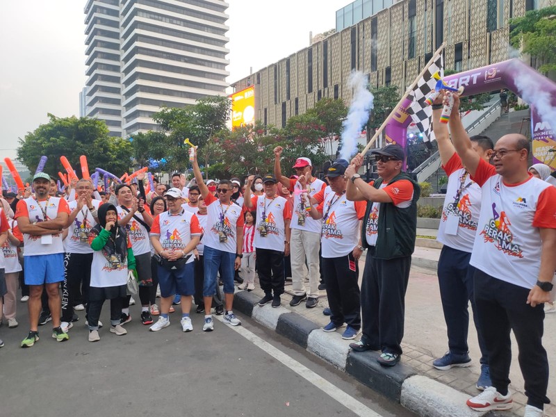 Gerak Bersama Mega Syariah yang dimulai dengan kegiatan Fun Walk bersama jajaran manajemen, pegawai dan nasabah BMS di Anjungan Sarinah, Jakarta Pusat pada Minggu (27/8/2023). (Dok. Bank Mega Syariah) Gerak Bersama Mega Syariah yang dimulai dengan kegiatan Fun Walk bersama jajaran manajemen, pegawai dan nasabah BMS di Anjungan Sarinah, Jakarta Pusat pada Minggu (27/8/2023). (Dok. Bank Mega Syariah)