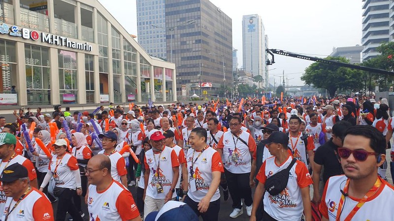 Gerak Bersama Mega Syariah yang dimulai dengan kegiatan Fun Walk bersama jajaran manajemen, pegawai dan nasabah BMS di Anjungan Sarinah, Jakarta Pusat pada Minggu (27/8/2023). (Dok. Bank Mega Syariah)