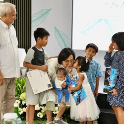 Intip! Sri Mulyani Rayakan HUT Ke-61 Bareng Anak-Cucu