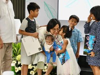 Intip! Sri Mulyani Rayakan HUT Ke-61 Bareng Anak-Cucu
