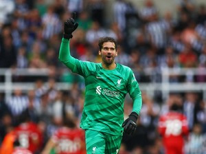 Alisson Akui Tawaran Besar dari Arab Saudi Menarik, tapi ...
