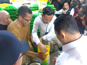 Harga Beras Pecah Rekor, Bos Bulog Mendadak Turun Gunung