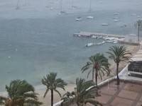 Badai Leonardo Mengamuk! Spanyol-Portugal Siaga Tinggi, Sekolah Lumpuh