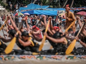 Kedatangan Artis Internasional Bikin Orang Antusias Nonton Pacu Jalur