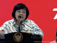 Tanpa Pesawat, Menteri Siti Mau Turunkan Hujan dari Gedung