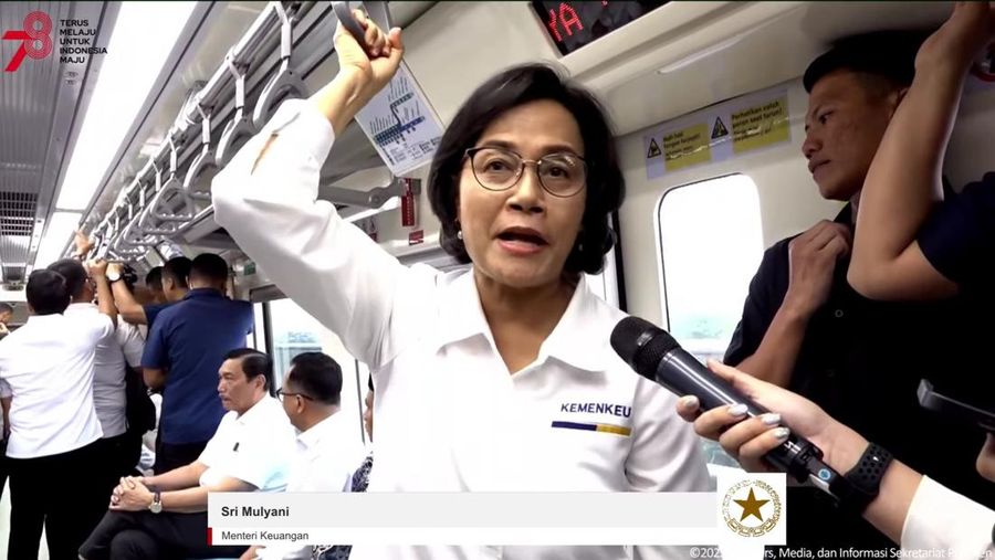 Mentri keuangan Sri Mulyani turut dalam peresmian LRT Terintegrasi Jabodebek. (Tangkapan Layar Youtube Sekretariat Presiden)