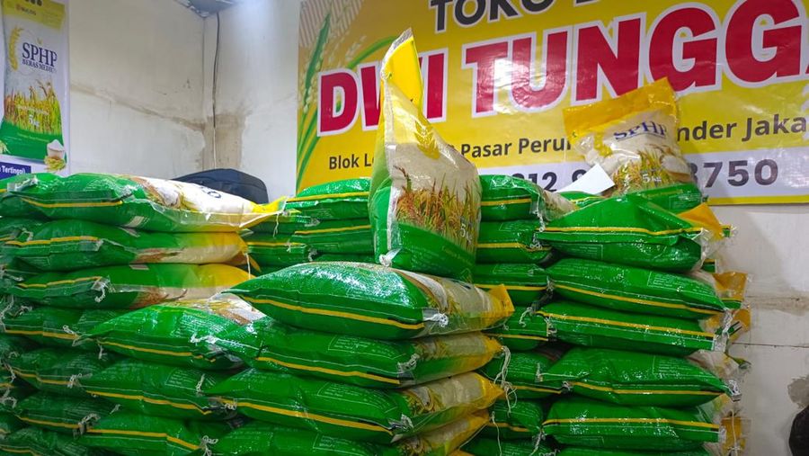 Penampakan beras SPHP Bulog di Pasar Klender (28/8/2023) [Martyasari Rizky]