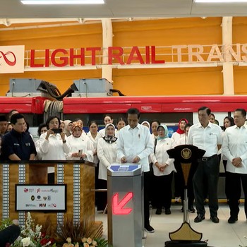 Detik-Detik Jokowi Resmikan LRT, Langsung Operasi Hari Ini