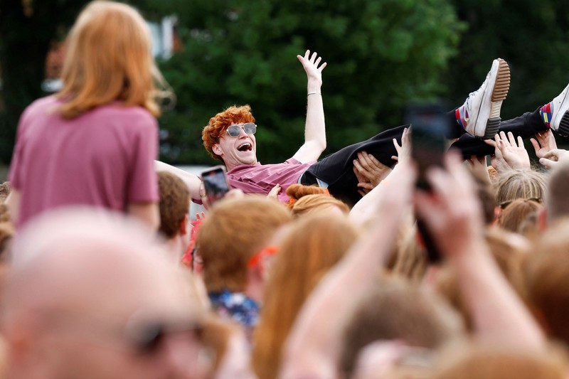 Anak-anak menghadiri Festival Redhead Days tahunan di Tilburg, Belanda, 27 Agustus 2023. Anak-anak menghadiri Festival Redhead Days tahunan di Tilburg, Belanda, 27 Agustus 2023. (REUTERS/Piroschka van de Wouw)