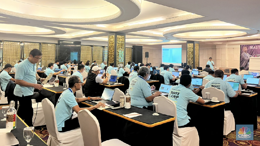 InvestasiKu Bersama Master Cuan Saham di Acara Bootcamp “Be a Trader Be a Master”. (Dok Ist)