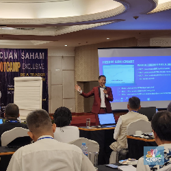 Kemeriahan Kelas Belajar Saham InvestasiKu Bareng Holi Aziz