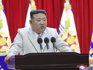 Kim Jong Un Perintahkan Genjot Produksi Kendaraan Peluncur Rudal!