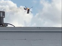 Detik-Detik Helikopter Jatuh di Atap Apartemen, 2 Tewas