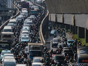 Catat Ya! Tidak Ada Pembatasan Kendaraan Tua di Jakarta