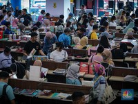 Toko Buku Gunung Agung Cuci Gudang, Pengunjung Membeludak