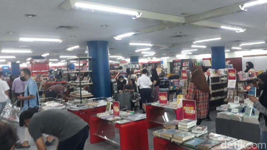 Toko Buku Gunung Agung Tutup