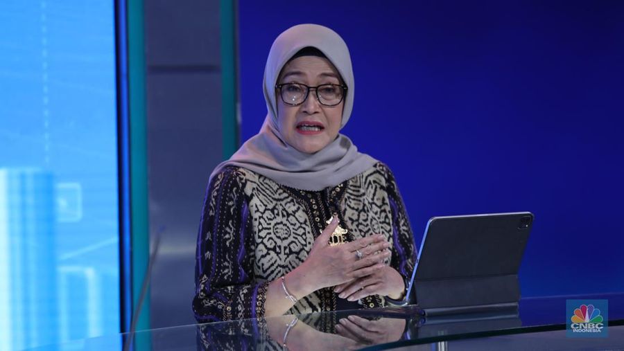 Direktur Utama AirNav Polana Banguningsih Pramesti dalam rangkaian program BUMN Report. (CNBC Indonesia/Tri Susilo)