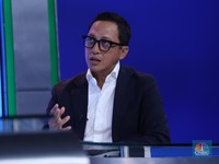 Direktur Utama Mandiri Sekuritas Oki Ramadhana dalam rangkaian program BUMN Report. (CNBC Indonesia/Tri Susilo)