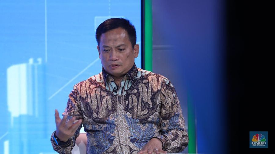 Direktur Utama PNM, Arief Mulyadi dalam rangkaian program BUMN Report. (CNBC Indonesia/Tri Susilo)
