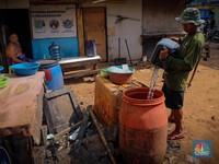 Air Bersih Laris Manis Saat Kemarau di Pesisir Jakarta