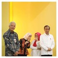 Momen Atikoh & Iriana Berbisik di Belakang Ganjar dan Jokowi
