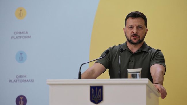 Ukrainian President Zelensky Urges US for Military Support Against Russian Invasion