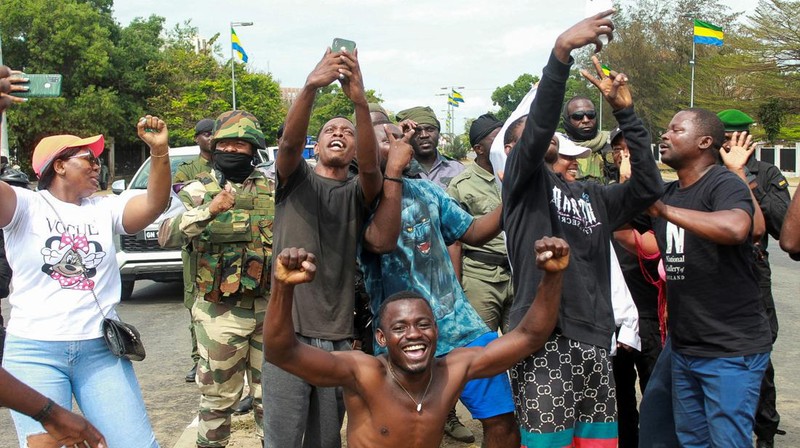 Gabonese military appear on television as they announce that they have seized power following President Ali Bongo Ondimba's re-election, in this screengrab obtained by Reuters on August 30, 2023. Gabon 1ere/Handout via REUTERS    THIS IMAGE HAS BEEN SUPPLIED BY A THIRD PARTY.     TPX IMAGES OF THE DAY