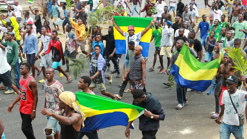 Gabonese military appear on television as they announce that they have seized power following President Ali Bongo Ondimba's re-election, in this screengrab obtained by Reuters on August 30, 2023. Gabon 1ere/Handout via REUTERS    THIS IMAGE HAS BEEN SUPPLIED BY A THIRD PARTY.     TPX IMAGES OF THE DAY
