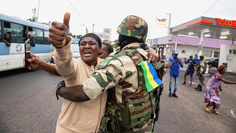 Gabonese military appear on television as they announce that they have seized power following President Ali Bongo Ondimba's re-election, in this screengrab obtained by Reuters on August 30, 2023. Gabon 1ere/Handout via REUTERS    THIS IMAGE HAS BEEN SUPPLIED BY A THIRD PARTY.     TPX IMAGES OF THE DAY