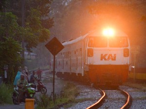Jarak Perjalanan KA Semakin Singkat, Waspada Lewati Perlintasan Sebidang