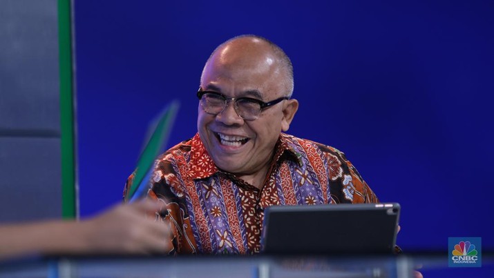 Direktur Utama PT Asabri (Persero) Wahyu Suparyono dalam acara BUMN Report di Studio CNBC Indonesia, Jakarta, Jumat (1/9/2023). (CNBC Indonesia/Tri Susilo)