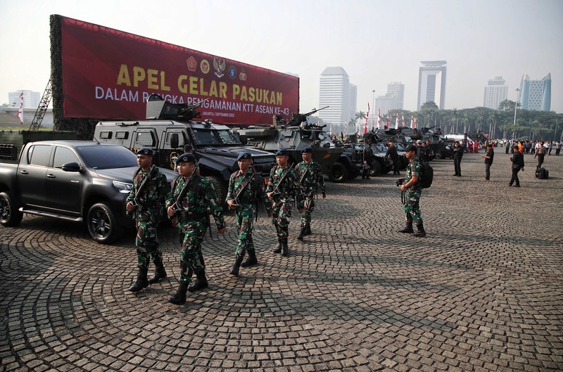 Kapolri Jenderal Listyo Sigit Prabowo bersama Panglima TNI Laksamana Yudo Margono memimpin Apel Gelar Pasukan Pengamanan KTT ASEAN ke-43 di Monas, Jakarta Pusat, Jumat (1/9/2023). Kapolri Jenderal Listyo Sigit Prabowo bersama Panglima TNI Laksamana Yudo Margono memimpin Apel Gelar Pasukan Pengamanan KTT ASEAN ke-43 di Monas, Jakarta Pusat, Jumat (1/9/2023). (Dok. Detikcom/Azhar Bagas)