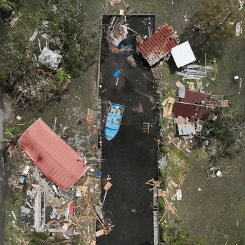 Potret Terkini AS yang Porak-poranda Diterjang Badai Idalia