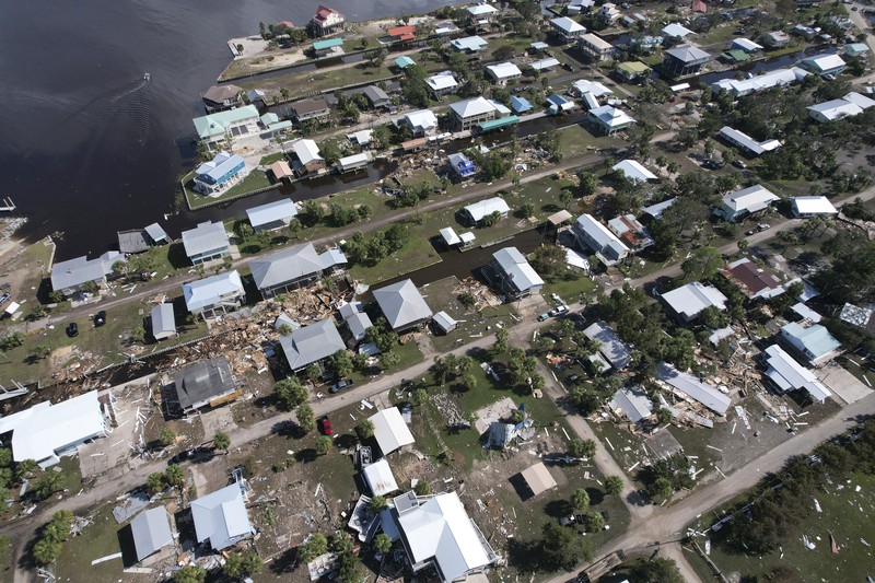 Negara bagian Florida di Amerika Serikat disapu Badai Tropis Idalia, yang membawa angin kencang hingga menyebabkan pemadaman listrik pada Rabu (31/8/2023) waktu setempat. (AP/Rebecca Blackwell) Negara bagian Florida di Amerika Serikat disapu Badai Tropis Idalia, yang membawa angin kencang hingga menyebabkan pemadaman listrik pada Rabu (31/8/2023) waktu setempat. (AP/Rebecca Blackwell)