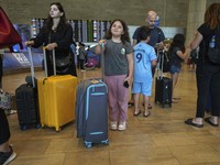 Ramai-Ramai Warga Israel 'Kabur' ke Luar Negeri & Tak Mau Kembali