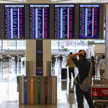 Potret Topan Saola, Lumpuhkan China & Hong Kong