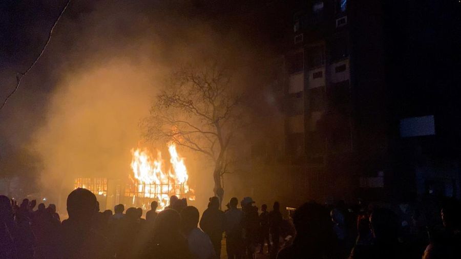 Setidaknya 73 orang meninggal dunia akibat kebakaran gedung lima lantai di Johannesburg, Afrika Selatan, pada Kamis (31/8). (X/@ODIRILERAM via REUTERS/X/@ODIRILERAM)