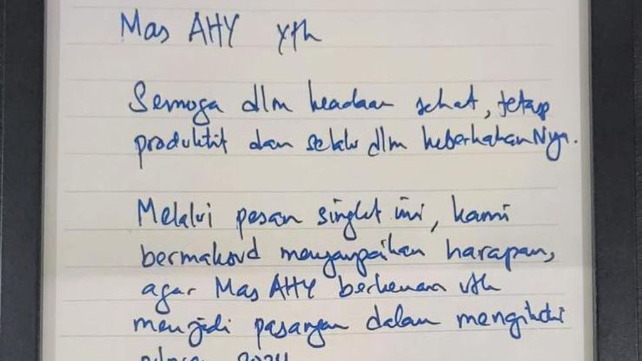 Surat tangan Anies Baswedan meminang AHY jadi cawapresnya dalam postingan Ketua Badan Pemenangan Pemilu Partai Demokrat Andi Arief  di Twitternya. (Twitter @Andiarief__)